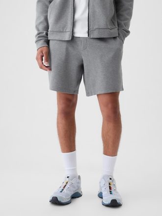 8″ GapFit Tech Shorts med E-midja