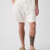 8″ shorts i linne-bomull