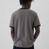 Atletisk logotyp grafisk T-shirt