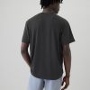 Avslappnad Tech T-shirt