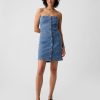 Axelbandslös miniklänning i denim