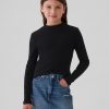 Barn T-shirt med ribbad halsringning Barn T-shirt med ribbad halsringning