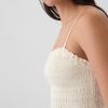 Beskuren smockad Cami
