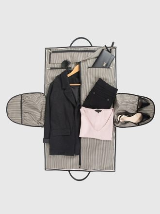 Brouk and Co Capri 2-N-1 Garment Resväska