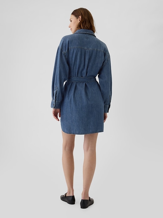 Denim miniskjortklänning med bälte Denim miniskjortklänning med bälte