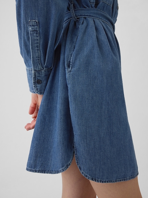 Denim miniskjortklänning med bälte Denim miniskjortklänning med bälte