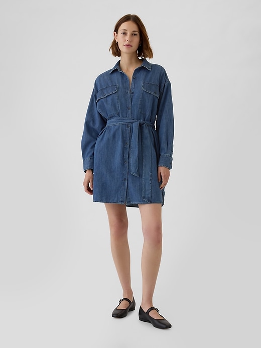Denim miniskjortklänning med bälte Denim miniskjortklänning med bälte