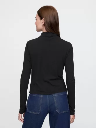 Fjäderlätt turtleneck-topp