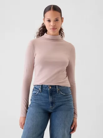 Fjäderlätt turtleneck-topp