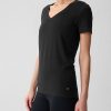 GapFit Breathe T-shirt med V-ringad