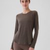 GapFit Breathe T-shirt