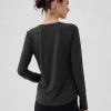 GapFit Breathe T-shirt