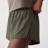 GapFit Mid Rise Dolphin löparshorts