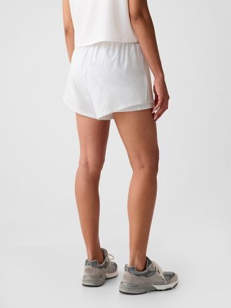 GapFit Mid Rise Dolphin löparshorts