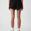 GapFit Mid Rise Dolphin löparshorts