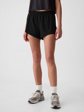 GapFit Mid Rise Dolphin löparshorts
