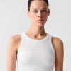 GapFit Seamless Rib Cropped Halter Linne