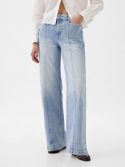 Högt stigande jeans med vida ben Högt stigande jeans med vida ben