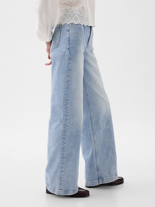 Högt stigande jeans med vida ben Högt stigande jeans med vida ben