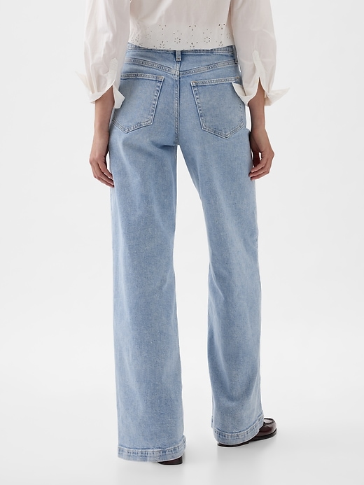Högt stigande jeans med vida ben Högt stigande jeans med vida ben