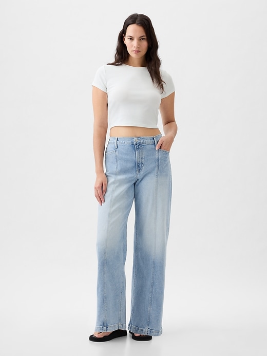 Högt stigande jeans med vida ben Högt stigande jeans med vida ben