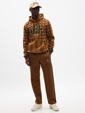 Huvtröja med GAP × DAP-logotyp