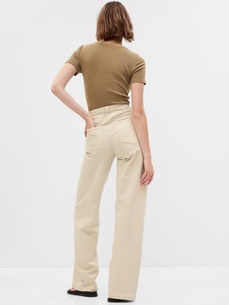 Jeans med vida ben med hög resning