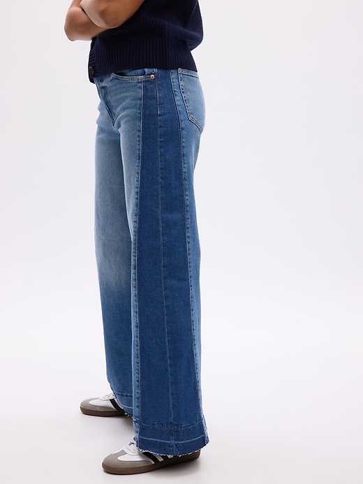 Jeans med vida ben med hög resning Jeans med vida ben med hög resning