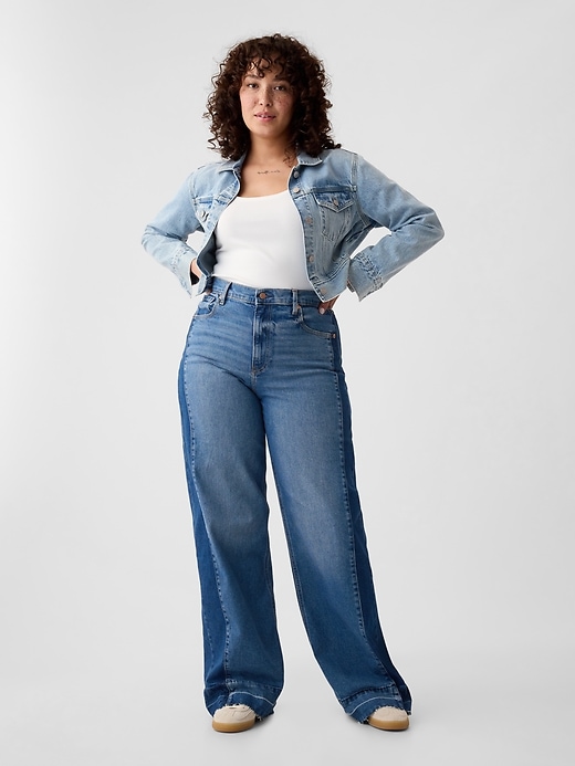 Jeans med vida ben med hög resning Jeans med vida ben med hög resning