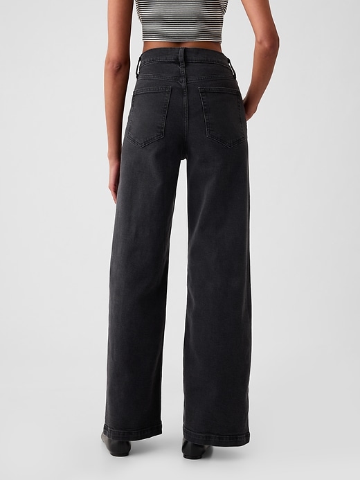 Jeans med vida ben med hög resning Jeans med vida ben med hög resning