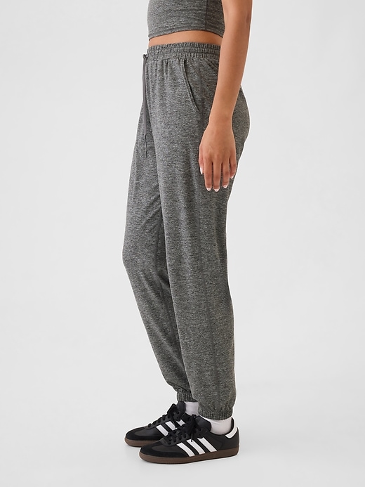 Joggingbyxor från GapFit lättviktsborstad jersey Joggingbyxor från GapFit lättviktsborstad jersey