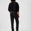 Joggingbyxor från GapFit lättviktsborstad jersey