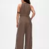 Jumpsuit med V-ringad sammet Jumpsuit med V-ringad sammet