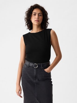 Modern Boatneck Topp