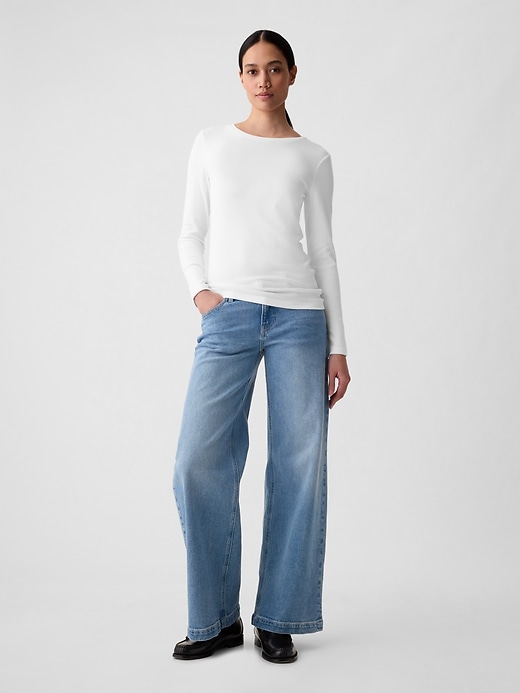 Modern Crewneck T-shirt Modern Crewneck T-shirt
