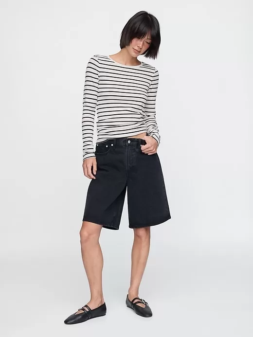 Modern Crewneck T-shirt Modern Crewneck T-shirt