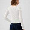 Modern T-shirt med ribborad båthals Modern T-shirt med ribborad båthals