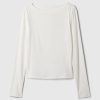Modern T-shirt med ribborad båthals Modern T-shirt med ribborad båthals
