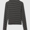 Modern T-shirt med tratthalsad ribba Modern T-shirt med tratthalsad ribba
