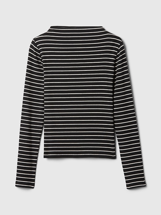 Modern T-shirt med tratthalsad ribba Modern T-shirt med tratthalsad ribba