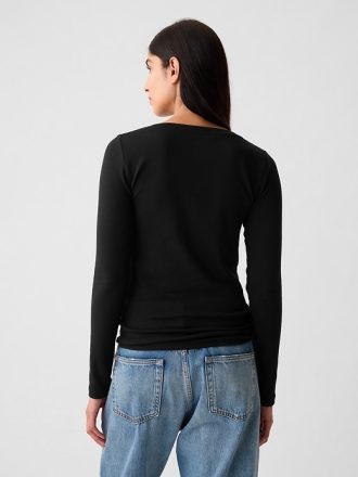 Modern V-ringad T-shirt