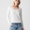 Modern V-ringad T-shirt