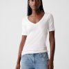 Modern V-ringad T-shirt