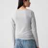 Modern V-ringad T-shirt