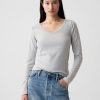 Modern V-ringad T-shirt