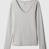 Modern V-ringad T-shirt