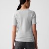 Modern V-ringad T-shirt