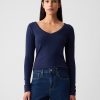 Modern V-ringad T-shirt