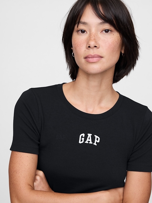 Modern beskuren logotyp T-shirt Modern beskuren logotyp T-shirt