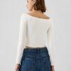 Modern beskuren off-shoulder T-shirt Modern beskuren off-shoulder T-shirt